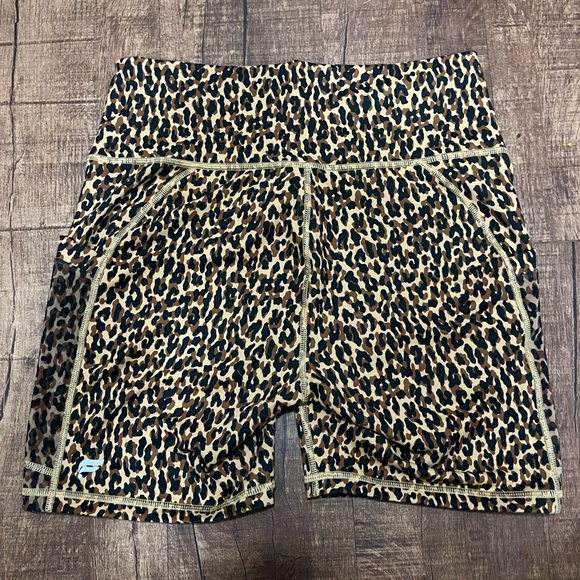 Fabletics Leopard Print PowerHold Bike Shorts - Picture 4 of 5